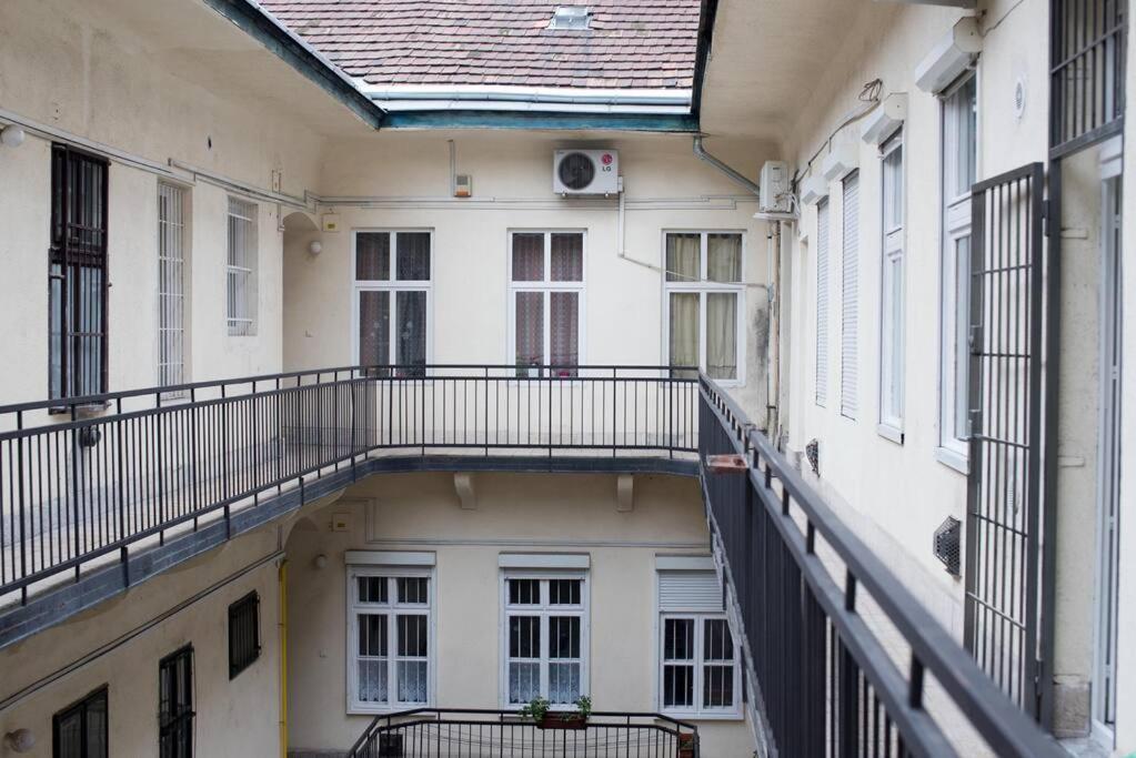 Ben Apartment *